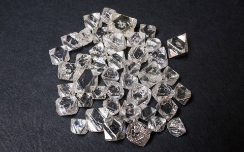 2024 年埃罗莎公司钻石产量下降近 5%
